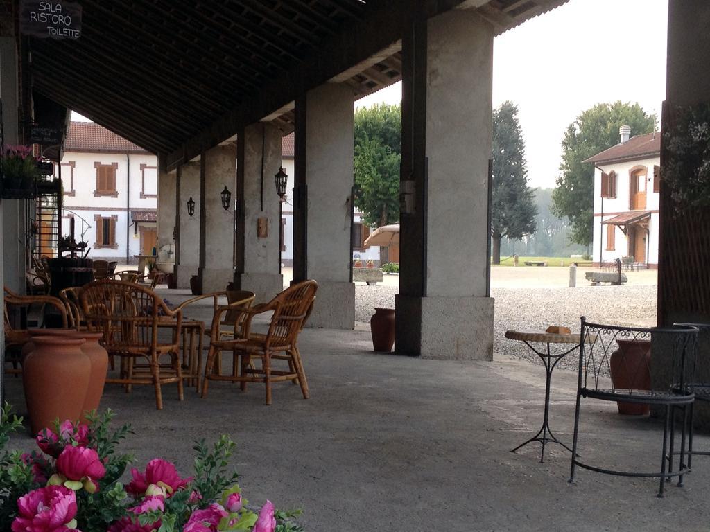 Bed And Breakfast Azienda Agricola Cascina Salazzara Magenta Exterior photo