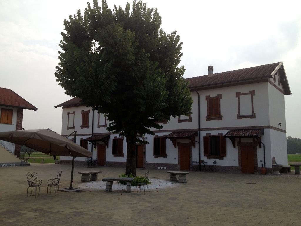 Bed And Breakfast Azienda Agricola Cascina Salazzara Magenta Exterior photo